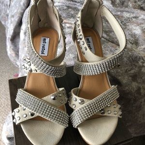 Studded wedges